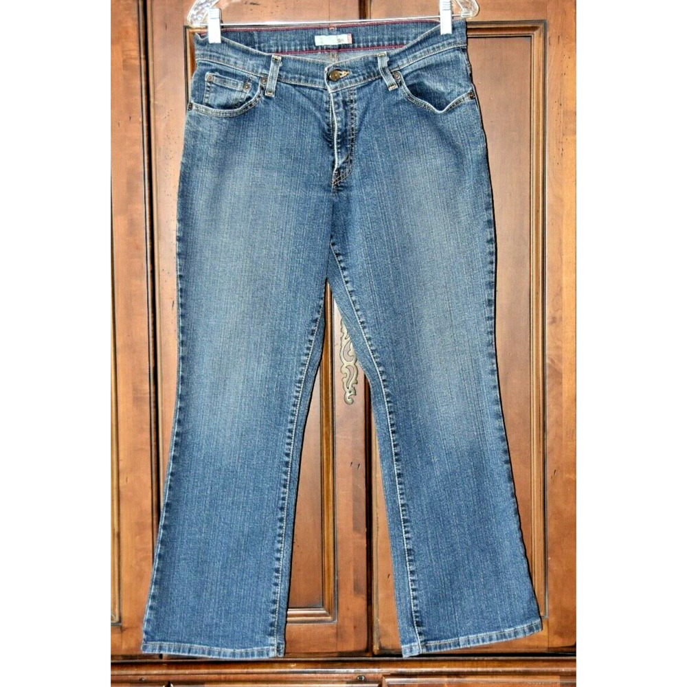 Levi's Women's Classic Bootcut 550 Flared Denim pants Size 10 - Picture 2 of 5